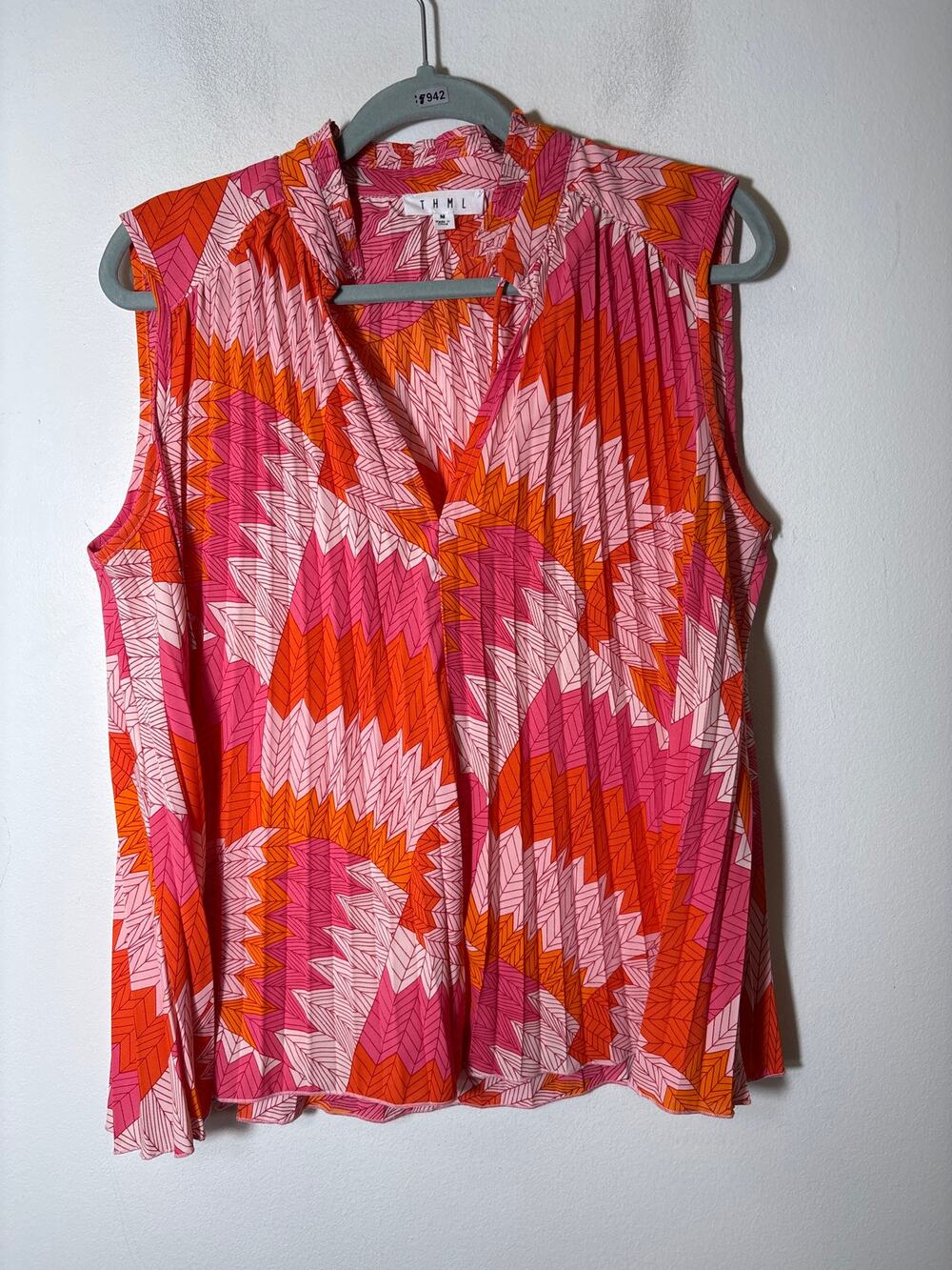 THML Pink Orange Sleeveless Pleated V-Neck Top Sz M